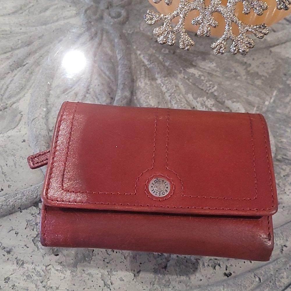 FOSSIL TRIFOLD LEATHER WALLET
